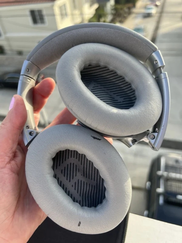 Bose QuietComfort 35 Series QC35 ll Wireless noise-cancelling headphones silver - Image 4