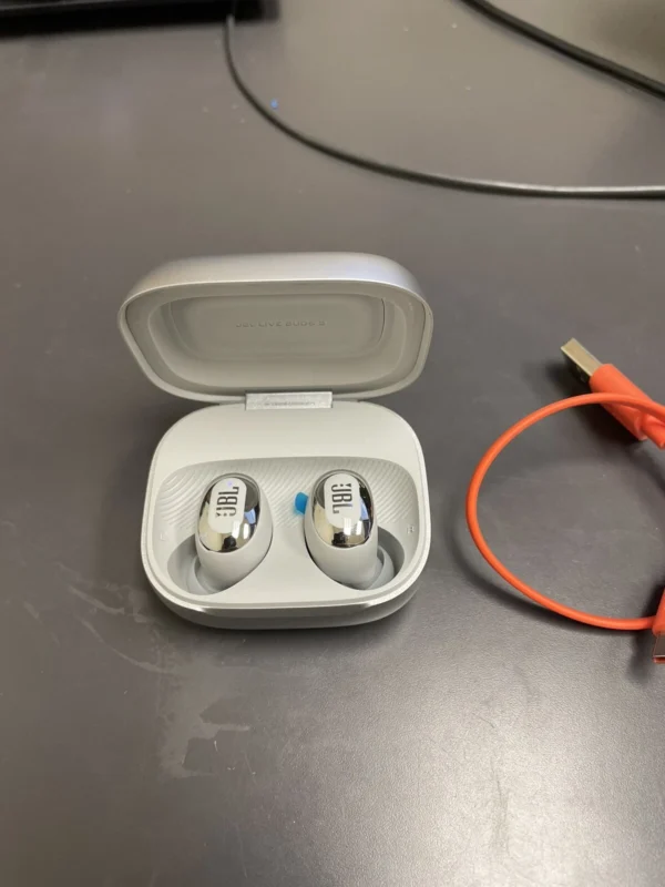 JBL Live Buds 3 Noise-canceling True Wireless Earbuds - Silver - Image 4
